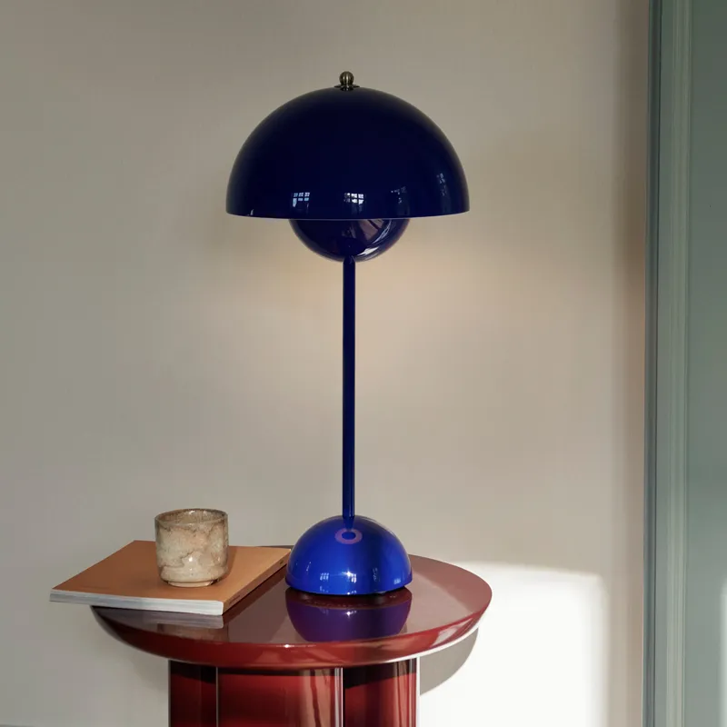 Lampe à poser     FLOWERPOT VP3 Bleu cobalt           AND TRADITION